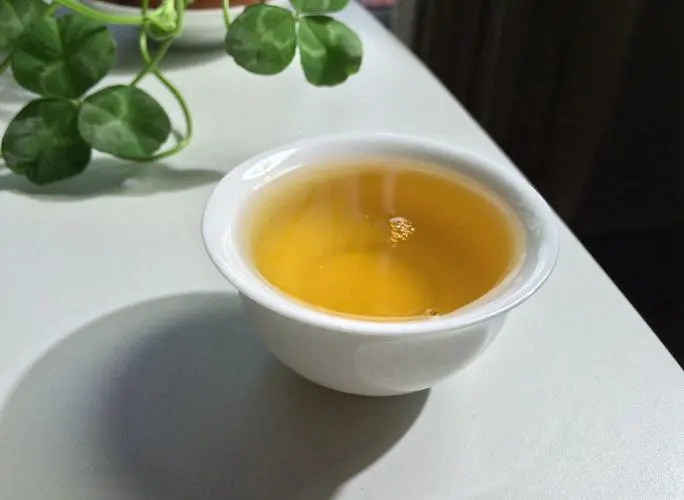 2022年一喝普洱茶肚子就熱熱的怎么回事？