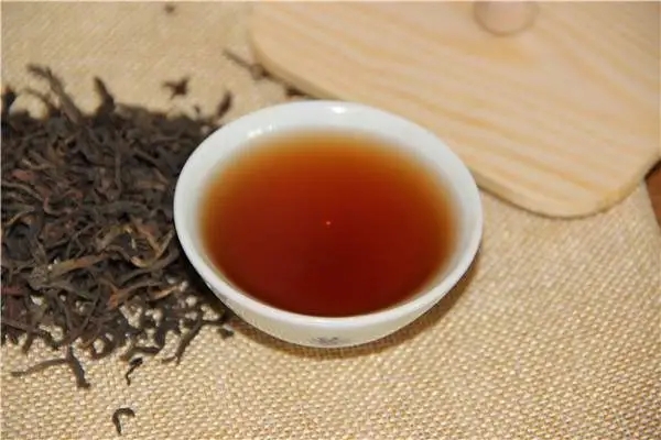 年輕人喝普洱茶是生茶好還是熟茶好？該怎么選擇？