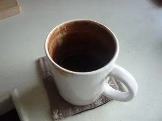 茶垢清潔有妙招，一分鐘讓茶杯光亮如新！