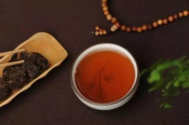 為什么喝完茶越來(lái)越餓了，普洱茶真的減肥嗎？