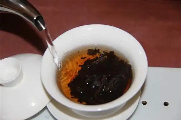 為什么你泡的熟茶，湯色像醬油？
