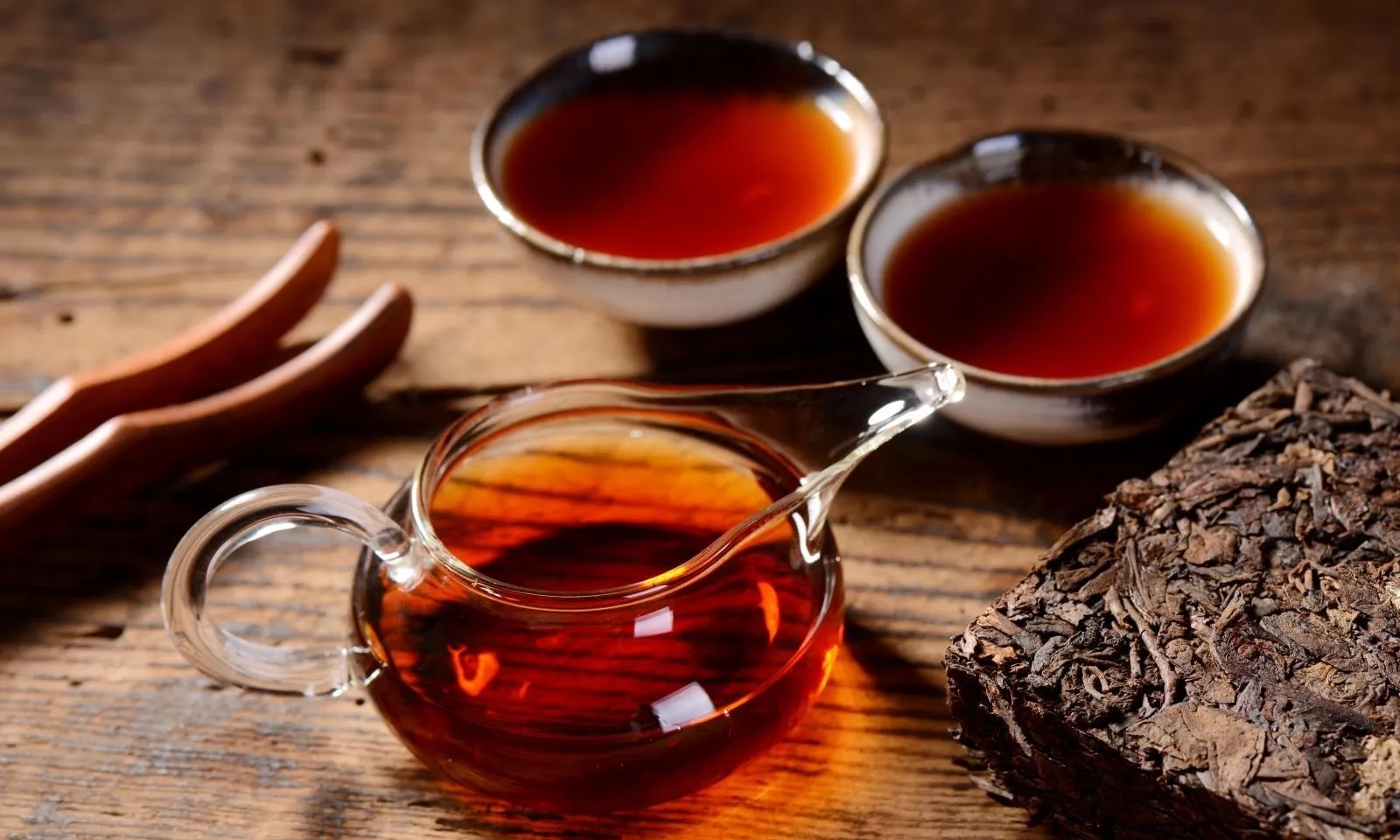 問：普洱茶應(yīng)該和什么茶點(diǎn)搭配呢？
