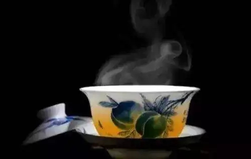喝茶，為何會(huì)“鎖喉”？